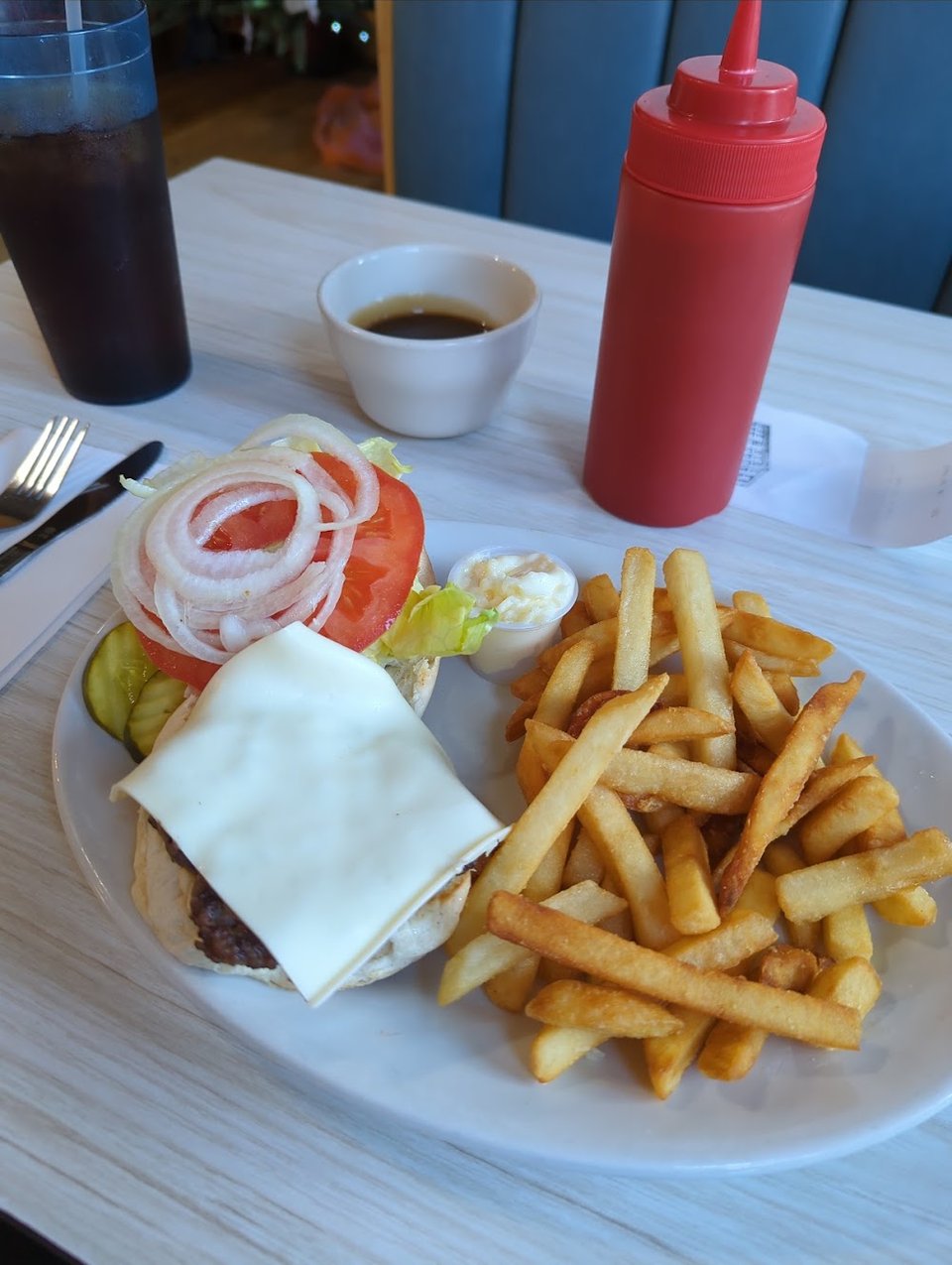 Cheeseburger with Fries
